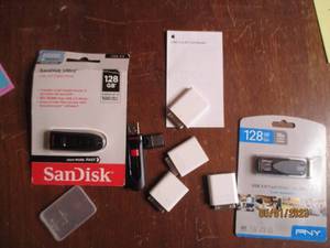 lot 222 image: New in package SanDisk and PNY flas...
