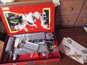 lot 226 image: Antique Erector Set in original red...