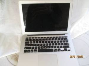 lot 266 image: Apple MaxBook Air with mouse and po...