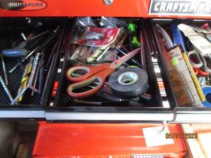 lot 34 image: (3) Small drawers full of drill bits plus