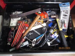 lot 43 image: Wrenches, hammers, pry bars, ETC