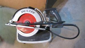 lot 60 image: handheld skillsaw.