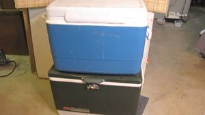 lot 86 image: 3 coolers, 1 being vintage Coleman ...