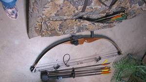 lot 298 image: Cabell Bow and Arrow complete withd...
