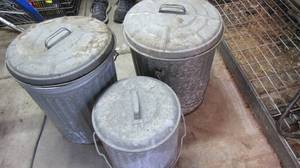 lot 373 image: 3 galvanized small cans...