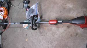 lot 383 image: Toro battery operated weed whip...