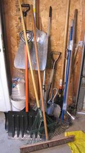 lot 400 image: all hand tools Leaning in corner...