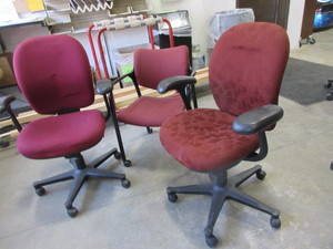 lot 308 image: ASSORTED HERMAN MILLER OFFICE CHAIRS