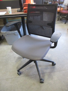 lot 310 image: SIT ON IT MID BACK TASK CHAIR