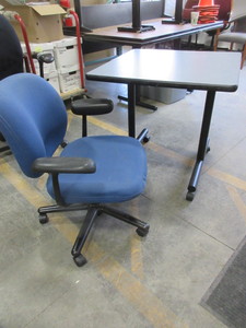lot 203 image: HERMAN MILLER ERGON TASK CHAIR WITH ROLLING WORK TABLE