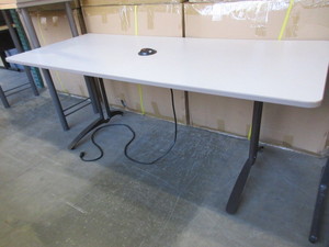 lot 204 image: STEELCASE () INTERLOCKING TABLE WITH POWER PORT