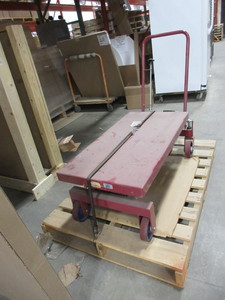 lot 105 image: NORTHERN INDUSTRIAL LIFT CART