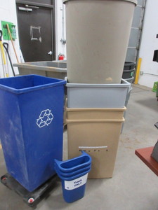 lot 125 image: ASSORTED TRASH CANS ROLLING CADDY
