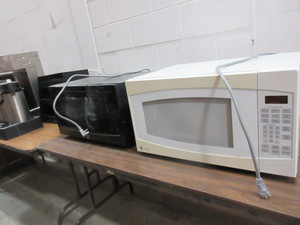 lot 148 image: MICROWAVE OVENS