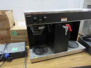 lot 150 image: BUNN COMMERCIAL COFFEE MAKER WITH STORAGE RACK