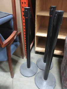 lot 157 image: VISIONTRON RETRACTABELT CROWD CONTROL