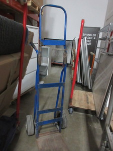 lot 162 image: BLUE HEAVY DUTY EXTRA TALL DOLLY