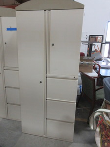 lot 114 image: HERMAN MILLER MERIDIAN PERSONAL STORAGE AND FILE CABINET