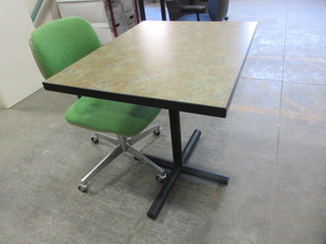lot 221 image: NICE TABLE AND  RETRO CHROME BASE STEELCASE OFFICE CHAIR