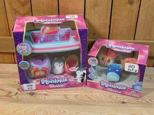 lot 20 image: Lot of TWO Squishville Toys by Squishmallow
