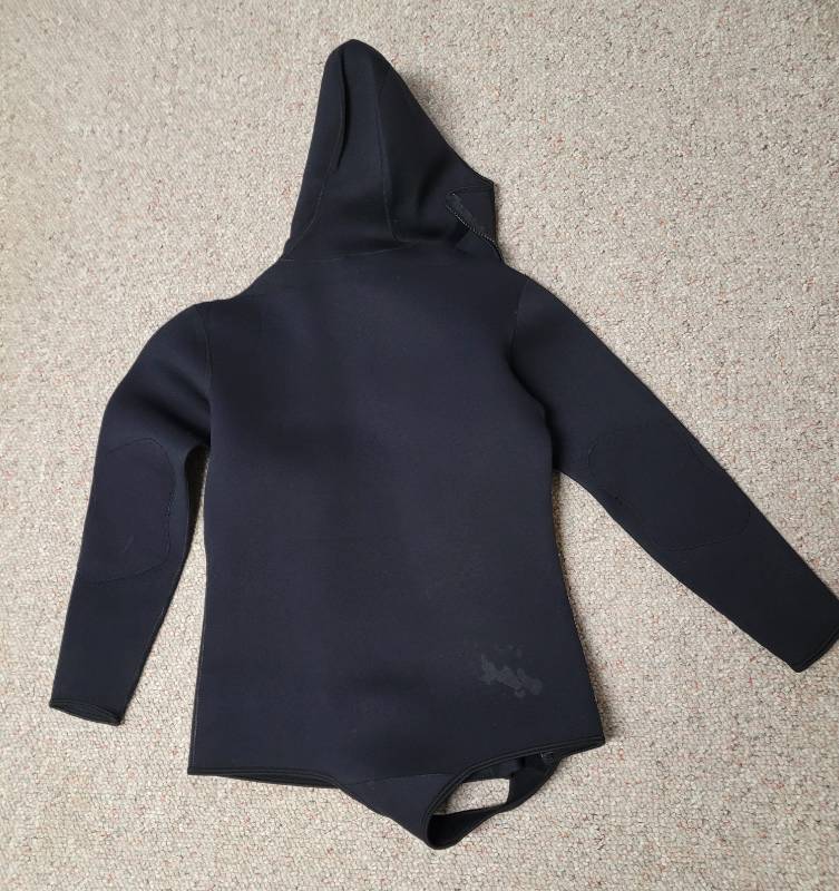 lot 1 image: Mil-Teck Neoprene Hooded Long Sleeve Wet Suit Top Size XL
