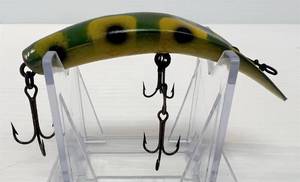 lot 32 image: Vintage Helin Flatfish U20 Fron Color 3 14 Fishing Lure