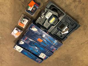 lot 34 image: Lot of Mixed Hardware  Various Models and Conditions Customer Returns See Pictures