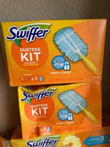 lot 91 image: Swiffer Dusters