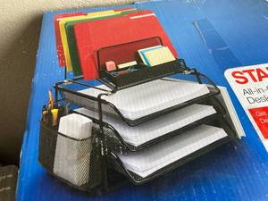 lot 46 image: Staples Desk Organizer