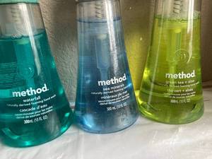 lot 60 image: Method Foaming Hand Soap