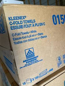 lot 14 image: Kleenex C-Fold Towels