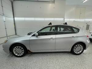 lot 10 image: 2009 Subaru Impreza  2.5l Premium - AWD - 2 OWNERS