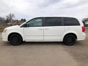 lot 14C image: 2011 Dodge Grand Caravan Express - 2 OWNERS