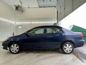 lot 10C image: 2005 Toyota Corolla CE