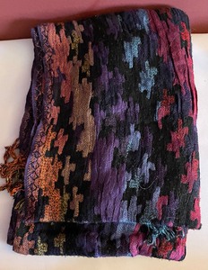 lot 71 image: 10 Sensational Scarves