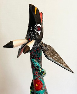 lot 73 image: Oaxacan Giraffe Wood Carving by Candido Perez