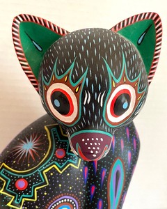 lot 88 image: Oaxacan Cat Figurine Wood Carving by Antonio Carrillo