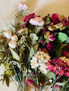 lot 165 image: Fabulous Faux Florals