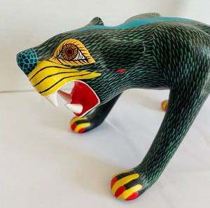 lot 168 image: Oaxacan Panther Figurine Wood Carving by Damian Morales