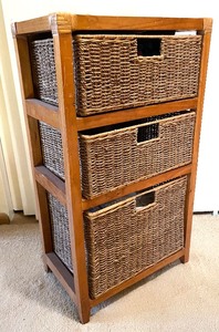 lot 180 image: Wooden and Wicker Basket Organizer