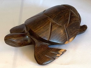 lot 193 image: Wooden Turtle and Shell Carvings