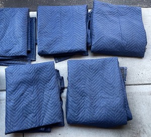 lot 194 image: 7 Moving Blankets