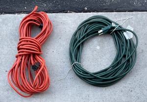 lot 197 image: 5 Extension Cords