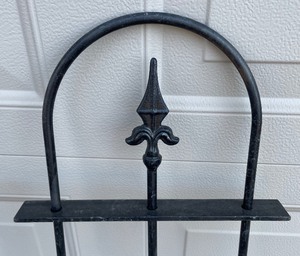 lot 200 image: Marvelous Metal Lawn Decor
