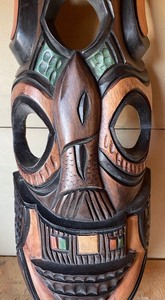 lot 204 image: Wooden Mask Decor