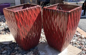 lot 207 image: Pair of Pretty Planters