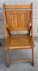lot 213 image: Pair of Vintage Oak Folding Chairs by Paris Manufacturing