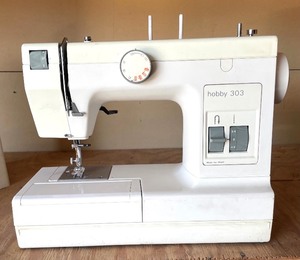 lot 218 image: Dorina Hobby 303 Sewing Machine