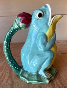 lot 259 image: Metal Planter Basket and Ceramic Frog Planter