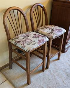 lot 15 image: Pair of Counter Height Stools